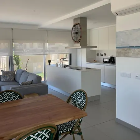 Casa Martan, By Ideal Homes Ferragudo (Faro)