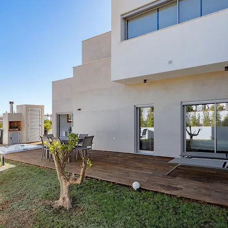 Willa Casa Martan, By Ideal Homes *